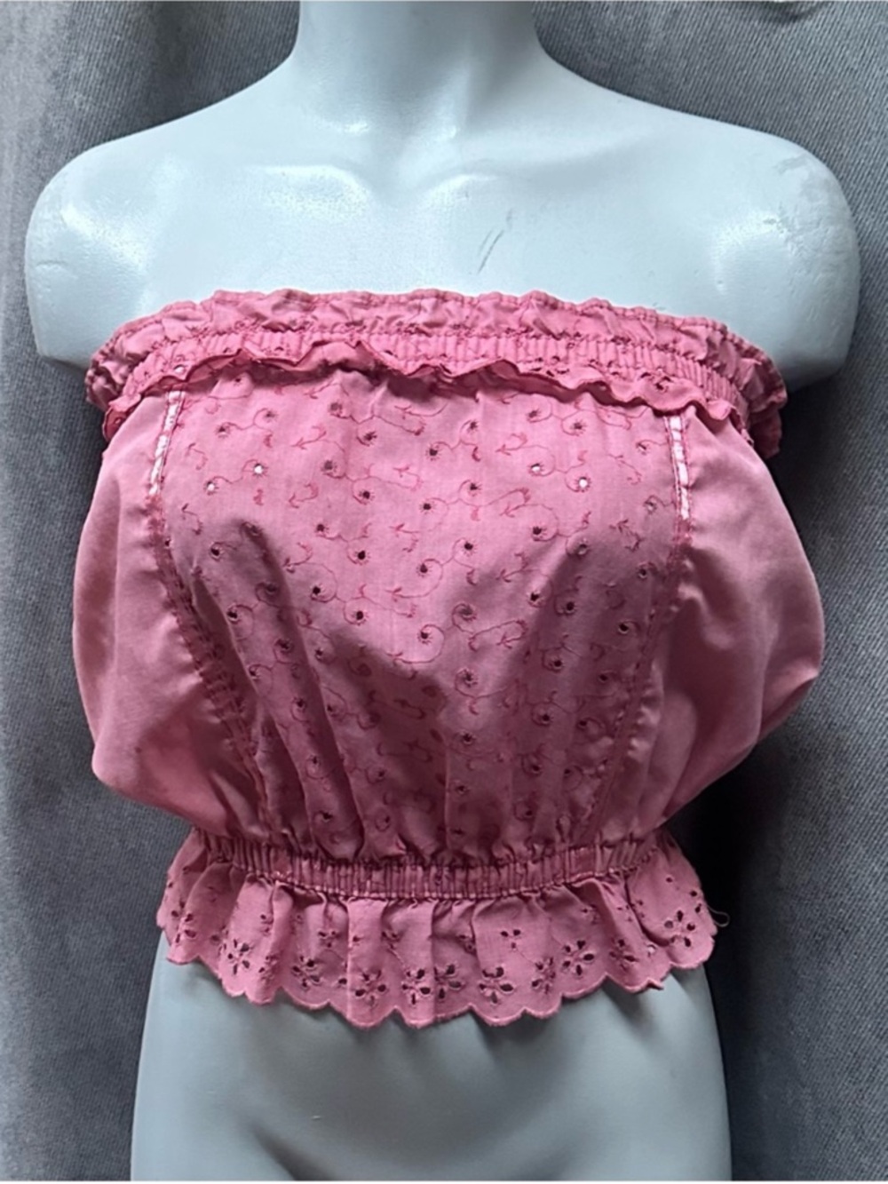 Vintage eyelet ruffle  tube top XS/S